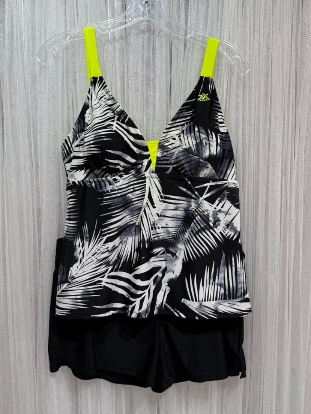 ZeroXposur Women’s Tankini Size 14 Black White Tropical Print Padded Swim Shorts